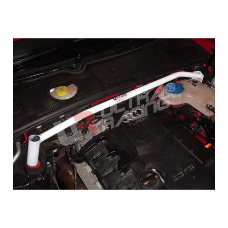 Audi A4 04-07 FSI UltraRacing 2-Point barre anti-rapprochement supérieure avant 