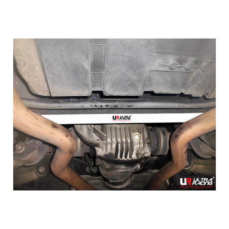 BMW E53 X5 4.4 99-06 UltraRacing 2-Point barre inférieure arrière 1704 