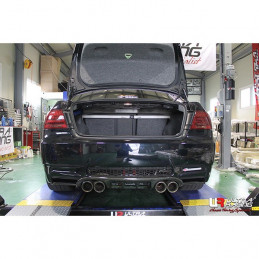 BMW M3 E92 07-13 UltraRacing 2P Adj. barre anti-rapprochement supérieure arrière 