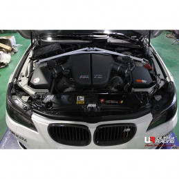 BMW M5 E60 05-10 UltraRacing 4-Point barre anti-rapprochement supérieure avant 