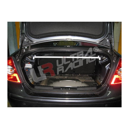 Ford Focus MK2 1.6 UltraRacing 2P Barre supérieur arrière Adj. 