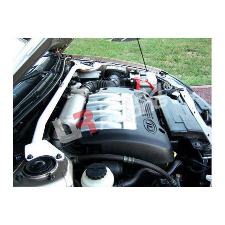 Kia Sephia 97-03 UltraRacing 2-Point barre anti-rapprochement supérieure avant