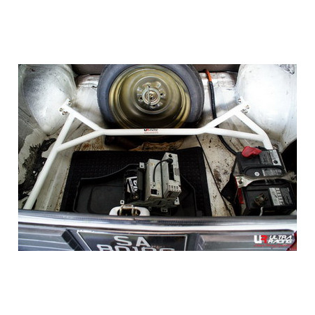 Mitsubishi Lancer A174 79-87 Ultra-R 4Point Barre de coffre arrière inférieur 