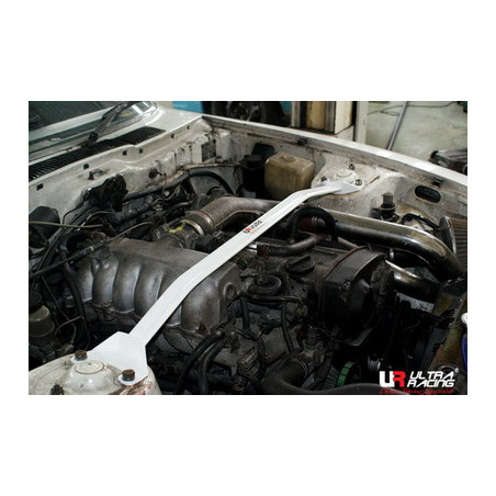 Nissan 280ZX 79-83 UltraRacing 2-Point barre anti-rapprochement supérieure avant 