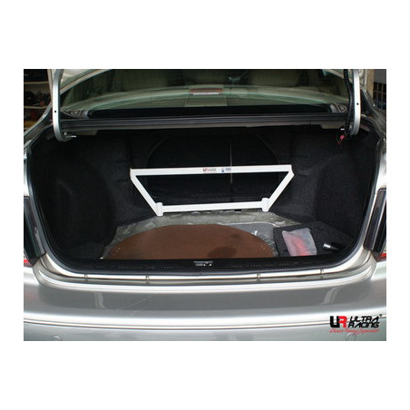 Nissan Cefiro 98-03 A33 UltraRacing 4-Point Barre de coffre arrière inférieur 
