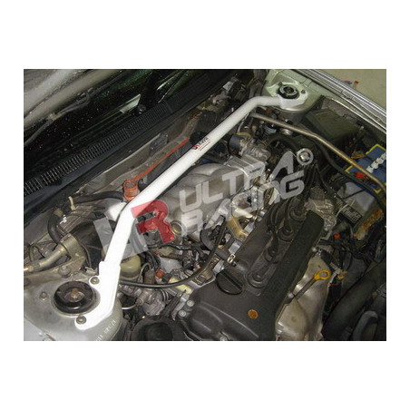 Nissan Sunny 95-99 B14 UltraRacing barre anti-rapprochement supérieure avant 