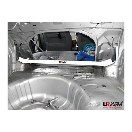 Nissan Sunny 95-99 B14 UltraRacing Barre supérieur arrière 