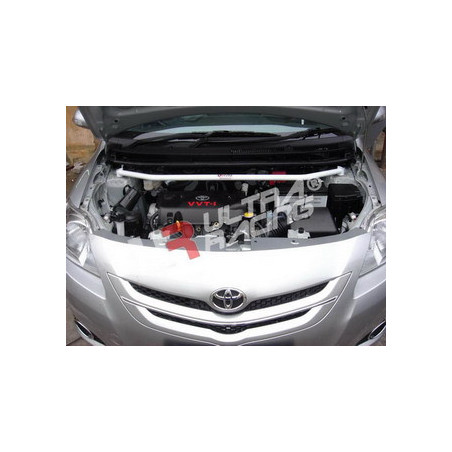 Toyota Yaris HB/Sedan 05+ UltraRacing barre avant V1 402 