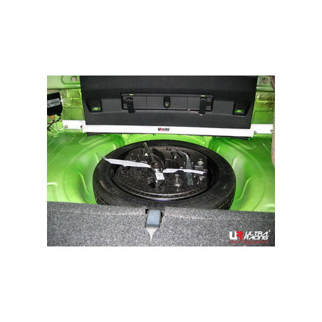 VW Scirocco 08+ UltraRacing 2-Point Barre supérieur arrière 