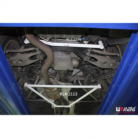 BMW M1 Coupe E82 10+ Ultra Racing 4-Points Barre inférieure avant 