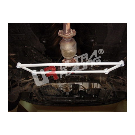 Hyundai i30 / Elantra 08+ Ultra Racing 4-Points Barre inférieure centrale 