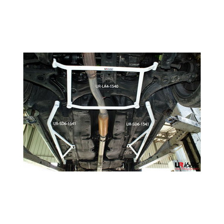 Toyota Carina II 87-92 2.0 Ultra Racing 4-Points Barre inférieure centrale 