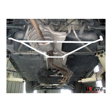 BMW 1 04-11 E87 (120i) 2.0 Ultra Racing Barre inférieure arrière 