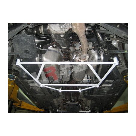 Lexus IS250/350/IS F 05-09 Ultra Racing 6P Barre inférieure arrière 670 
