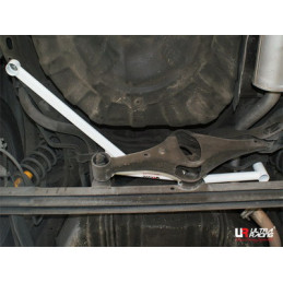 Nissan Cefiro 98-03 A33 Ultra Racing 4-Points Barre en H inférieure arrière 